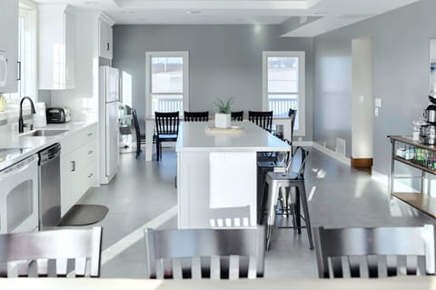 Kitchen - Main Floor