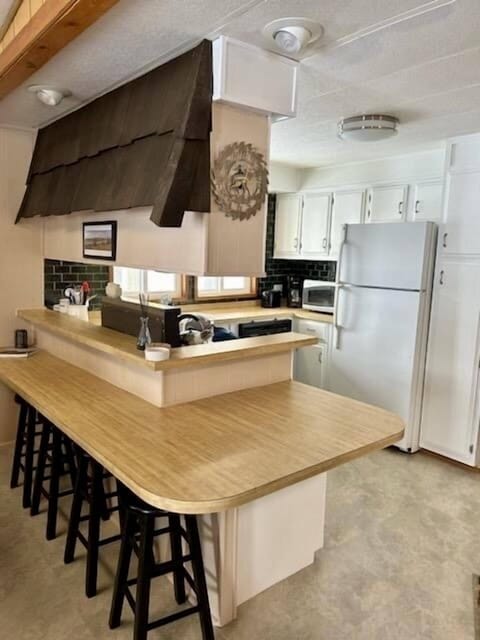 Looking towards  kitchen, ample storage