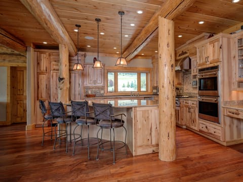 Red Feather Lodge, Kitchen, 1