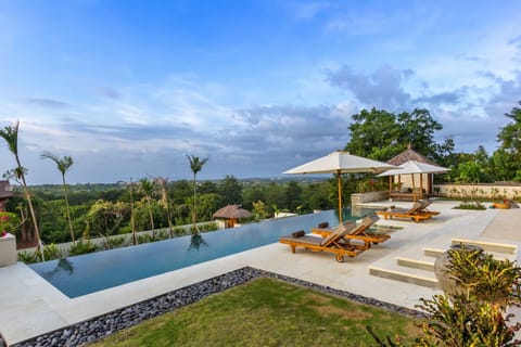 Bayu Lux 6 Bed Villa Car+Driver, Uluwatu