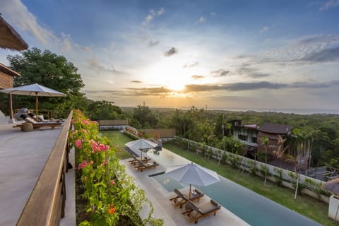 Bayu Lux 6 Bed Villa Car+Driver, Uluwatu