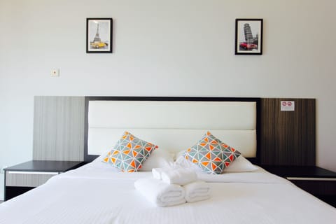 Designer 2BR Suite @ Imago/City Centre