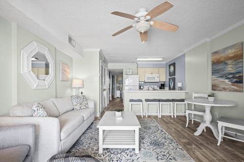 Royal Palms 503 Living area