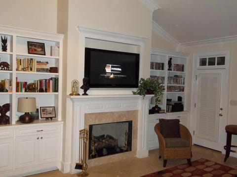 Great Room with 50" TV
