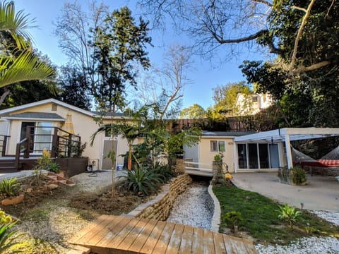 front house on left and back house on right