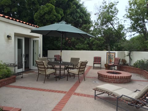 Please note: Firepit not operable.