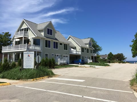 Impress your family & friends w/ the best spot on the beach & short walk to town