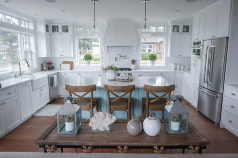 Fully Equipped Kitchen...and it is just pretty to just look at!
