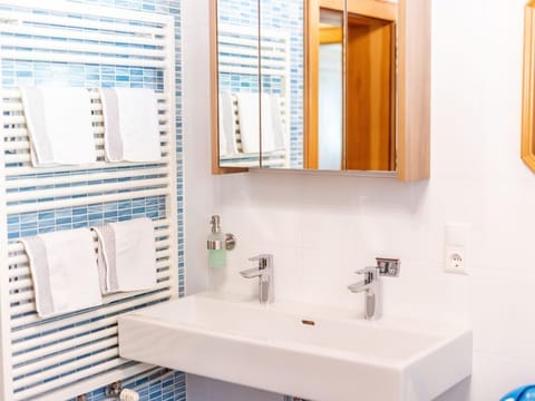 Apartment Apfelbaum - organic farm Auernig Farm Stay in Carinthia, Austria