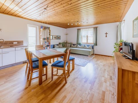 Apartment Apfelbaum - organic farm Auernig Farm Stay in Carinthia, Austria