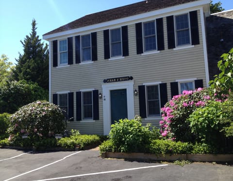 West End Luxury Duplex; Upstairs Downstairs