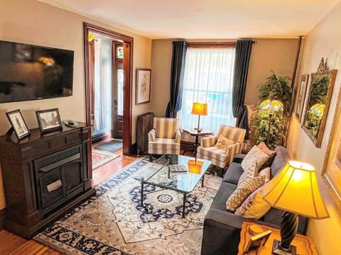 The living room includes a 42" tv with full cable.  Fireplace is decoration only