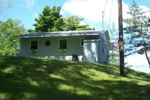Blue 2 bd cottage the roadside view