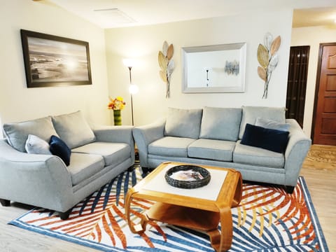 Beds:3 full/2twin/1rollaway/1Air/1toddler cot/pack &play & baby items and toys..