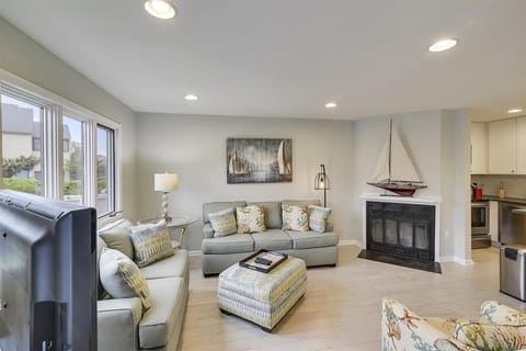 Main Level,Living Area,