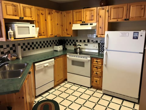 Fully stock kitchen with lots of cooking ware and most everything you need.