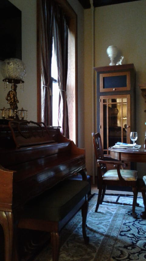 Harlem Renaissance Charm