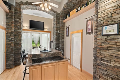 Dining Room / Kitchen Stove