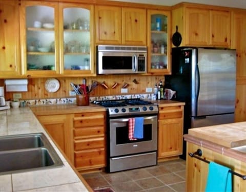 Modern Kitchen with island and bar sink