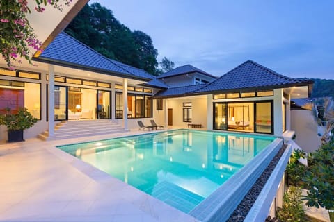 ULTIMATE BEACHFRONT VILLA

