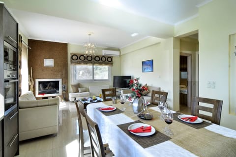 Katoi Apartment 2 Agios Georgios Pagoi dining area