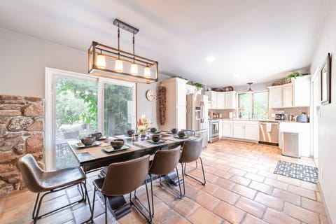 Spacious kitchen and dining area