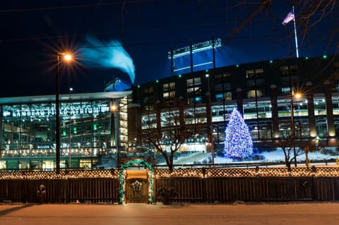 🎄 Enjoy spectacular holiday views! 🎄