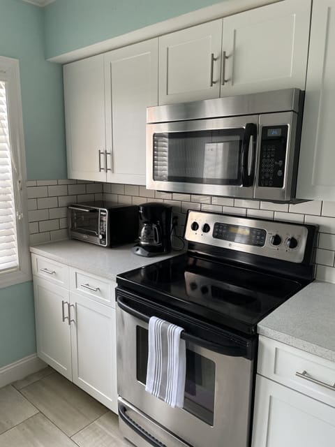 Stove/oven, microwave, toaster oven, coffee maker, blender, rice maker, etc.