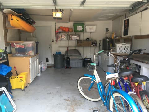 Garage with washer and dryer.  Kayak, beach chairs and bikes available for use.