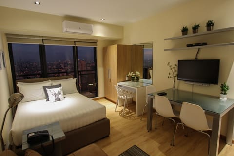 Awesome Studio Unit @ Knightsbridge 4320