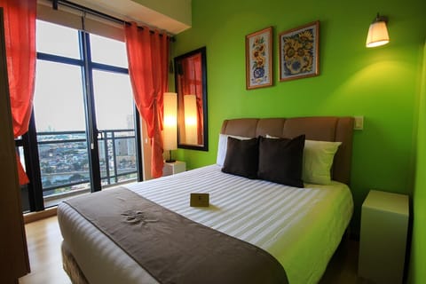Luxury Studio Unit @ Knightsbridge 3217