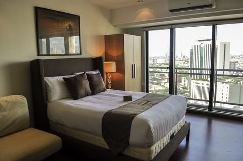 Studio - High Floor @ Knightsbridge 2317