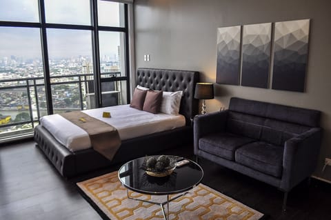 "Modern" Studio Unit @Knightsbridge 3216