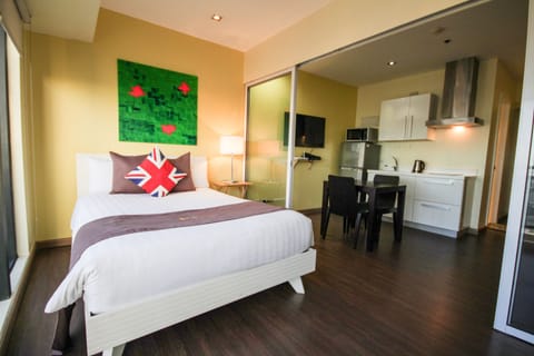 1-BR Unit @ Knightsbridge 4814