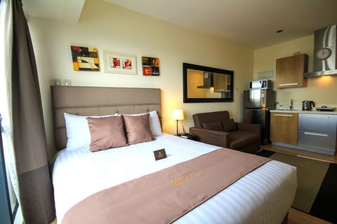 Studio Unit @ Knightsbridge 4313