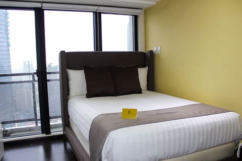 Studio unit @ Knightsbridge 5808