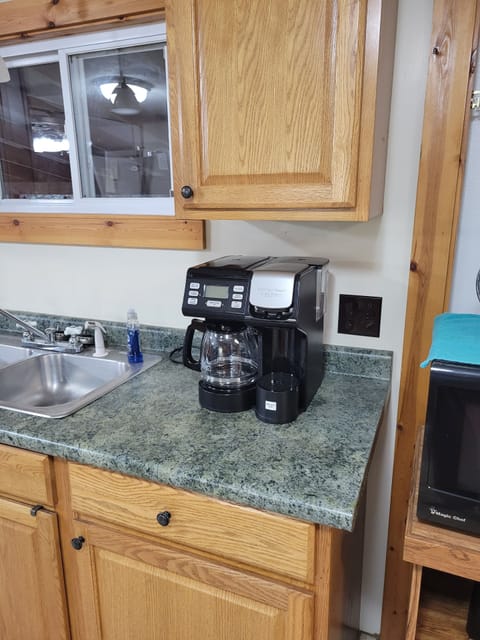 K-Cup or Reg. pot coffee maker