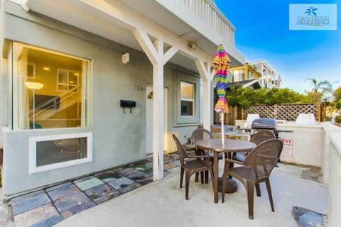 Surf Stars Studio Outside Patio with BBQ