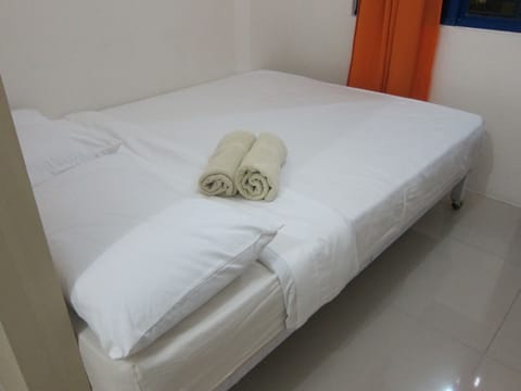 1-BR Serviced Apartment w/ Balcony #12