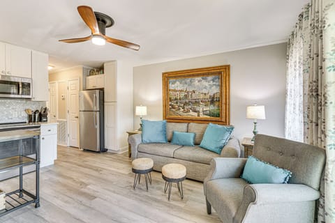 Hilton Head Island Vacation Rental | 1BR | 1BA | 540 Sq Ft | Stairs to Enter