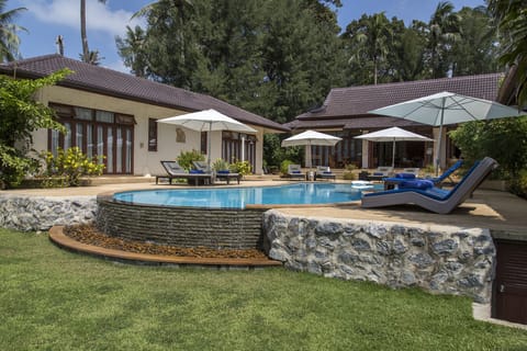 Wonderful 2BRM Villa with pool & gardens