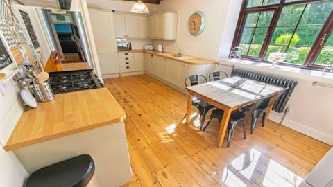 Streamways kitchen & breakfast