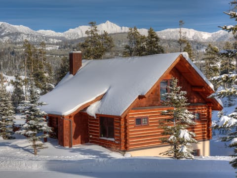 PR Red Cloud 4, Exterior