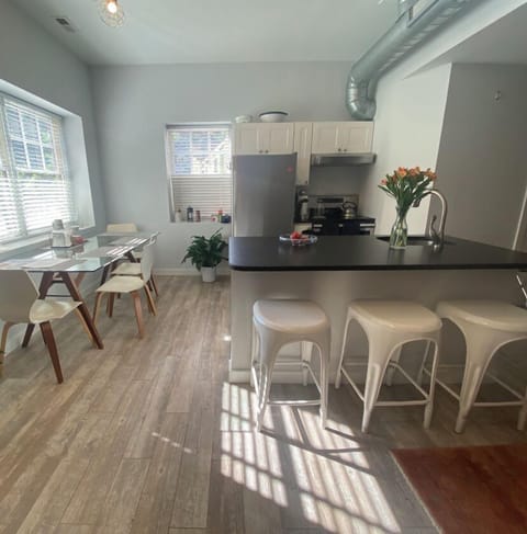 There’s a pretty plant there now! 