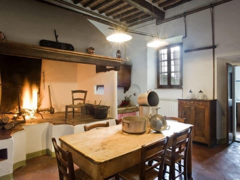 Kitchen / dining area