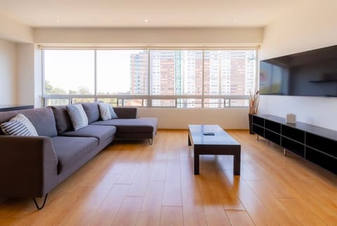 Fully equipped lounge with Smart TV.


