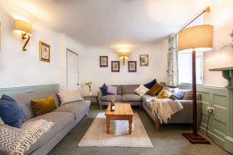 Providence House witkh parking area 