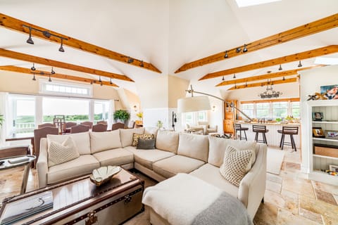 Open Room - Living Room 