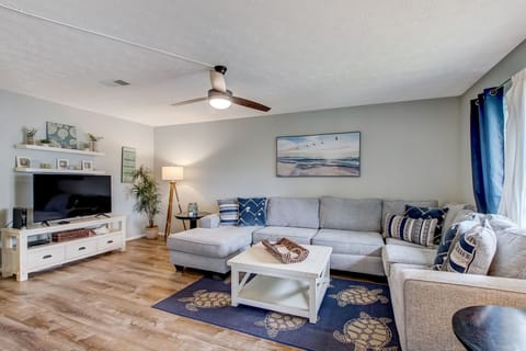 Plenty of Room for the Family to Relax and Watch TV