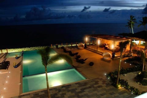 Amazing Pool